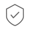 Ein graues Schild-Symbol zeigt ein Häkchen an. Es symbolisiert Schutz oder Sicherheit in einem digitalen Kontext. Der Hintergrund ist schlicht und einfarbig.